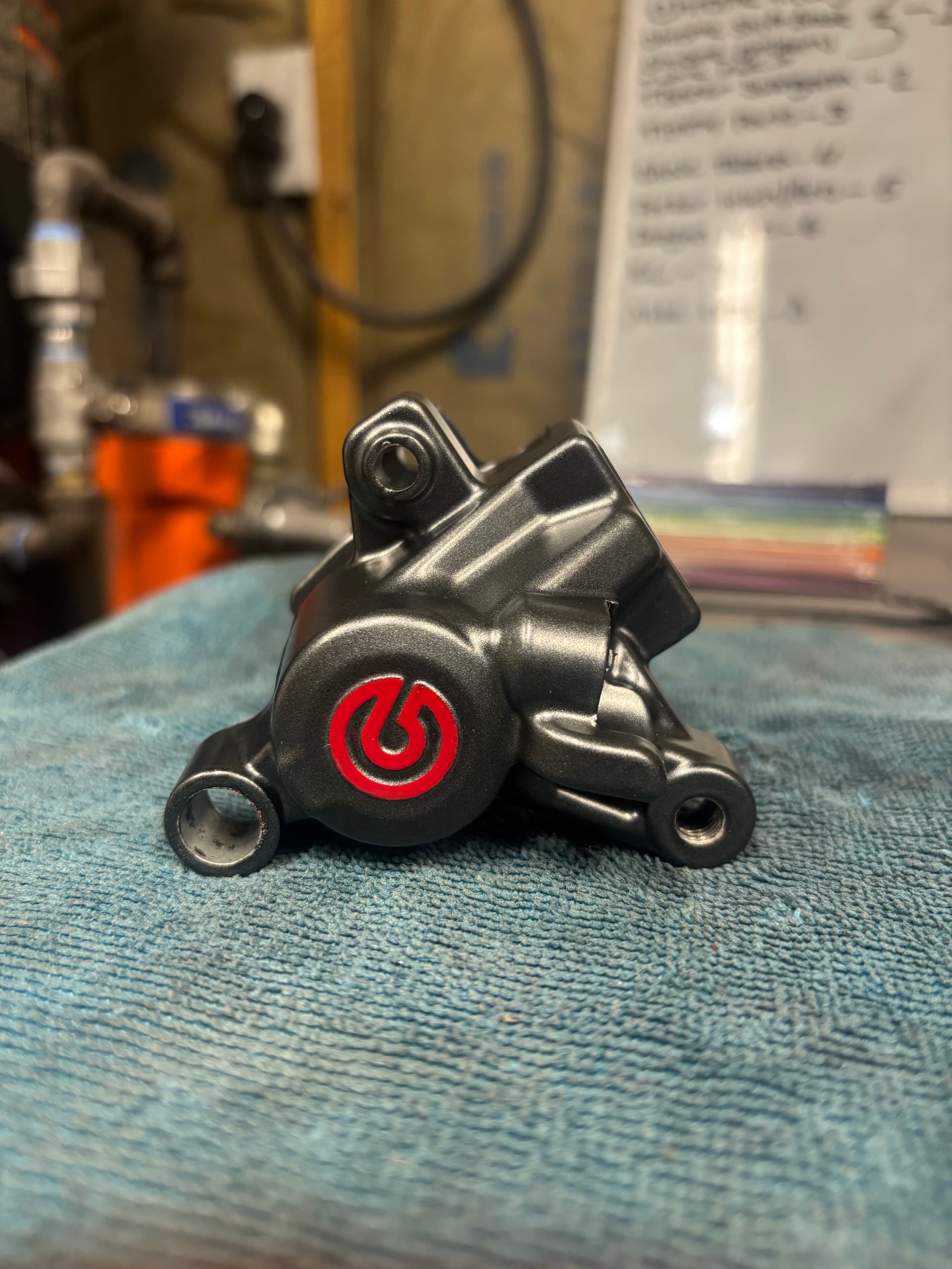 Gallery photos for 2-Tone Powder Coat on Brembo Brake Calipers for a Triumph 450: Image #4